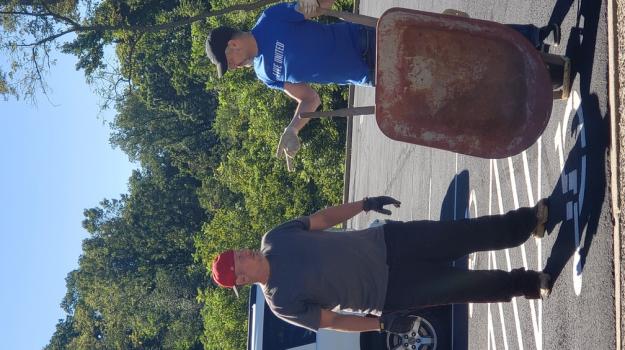 Eastman Chemical Volunteers Assisting with sprucing up the landscape at Piedmont Arts